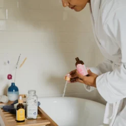 Heart Chakra Aromatherapy Body And Bath Oil -Household Decoration Shop Heart Chakra Bath Oil Clarity Blend lifestyle