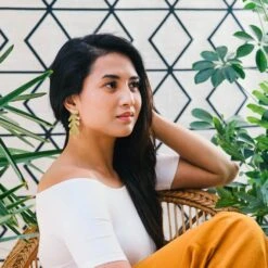 Brass Matisse Earrings 7 Brass Matisse Earrings -Household Decoration Shop Lima Lima Matisse Earrings Lifestyle 1