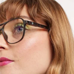 Brad Tortoise – Blue Light Reading Glasses Unisex 10 Brad Tortoise – Blue Light Reading Glasses Unisex -Household Decoration Shop brad tortoise blue light reading glasses barner model