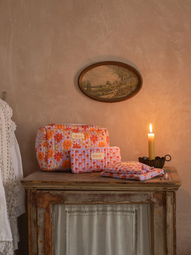 Garland Washbag – Vintage Pink 2 Garland Washbag – Vintage Pink - Image 2