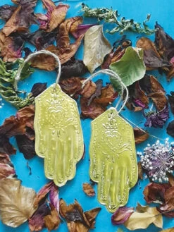 Sacred Hand Mexicana Decoration – Antique Gold