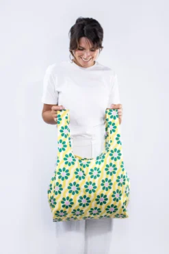 Reusable Shopping Bag – Wavy Daisy 8 Reusable Shopping Bag – Wavy Daisy -Household Decoration Shop wavy daisy reusable medium shopping bag kind bag lifestyle 2